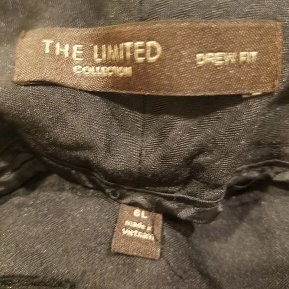 The Limited ladies pant suit in size 6 Long w/ a blazer in size 10 Color: Black - Picture 5 of 6